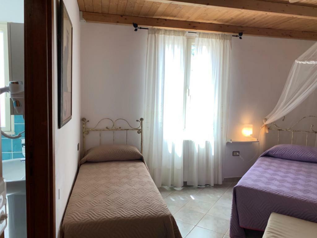 B&B S'Incontru Galtellì 外观 照片